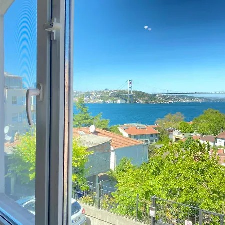 Apartment Delightful With Backyard And Bosphorus View In Uskudar