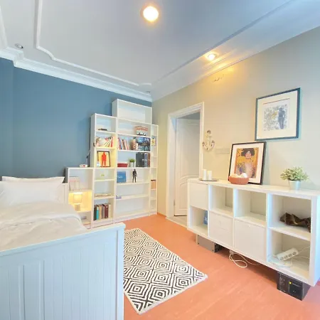 Delightful With Backyard And Bosphorus View In Uskudar