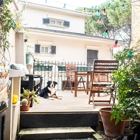 Delightful With Backyard And Bosphorus View In Uskudar