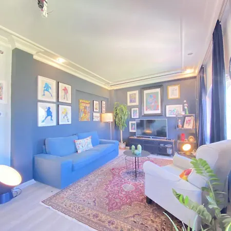 Delightful With Backyard And Bosphorus View In Uskudar *